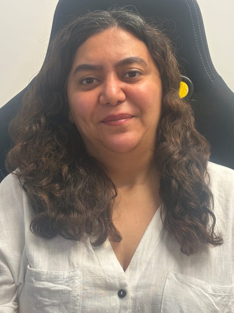 Dr Azadeh Amini Najafabadi