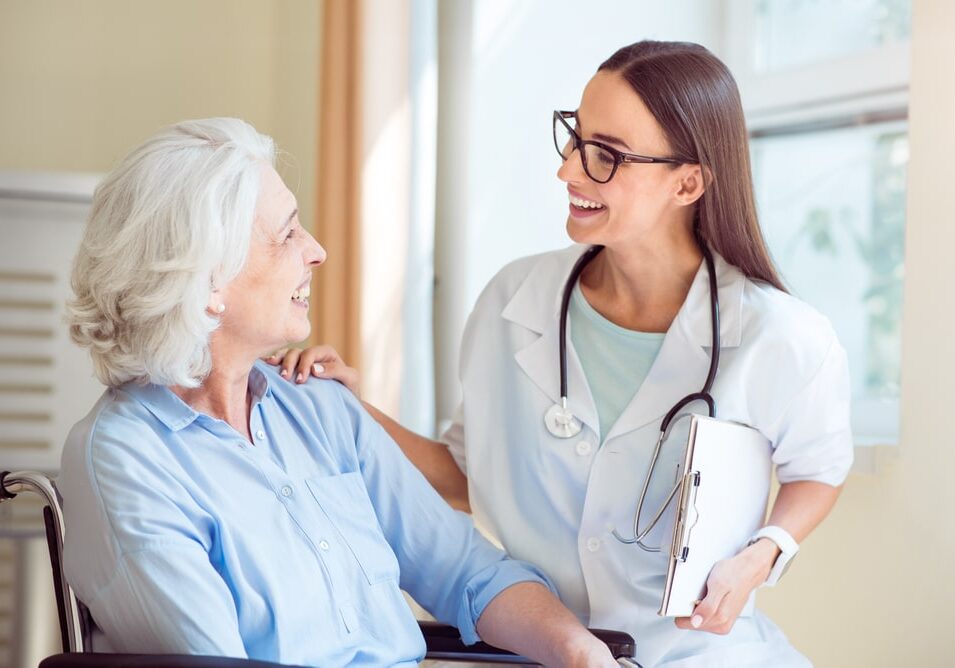 Nice,Nurse,With,Senior,Patient