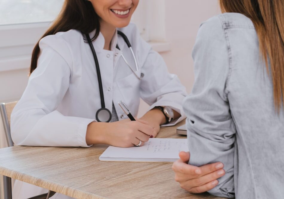 Doctor,And,Patient,Discussing